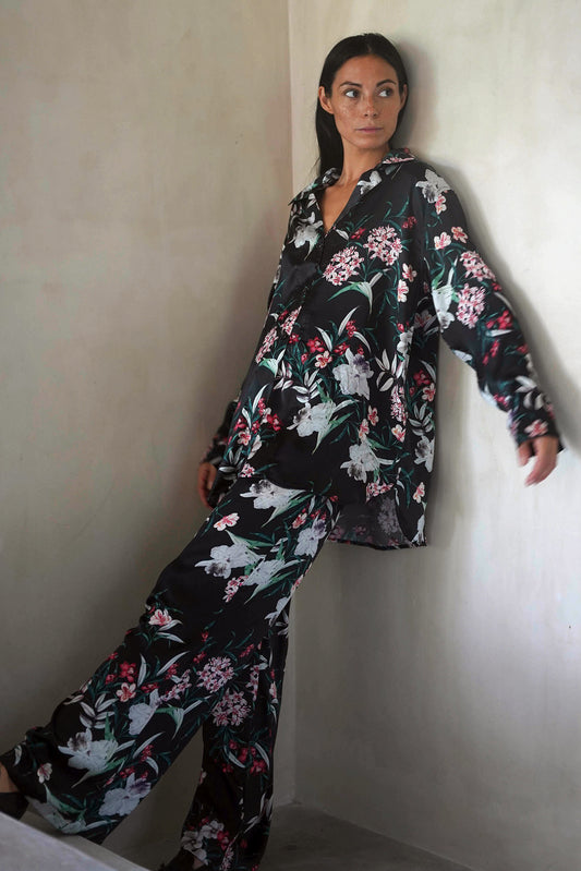 Black Tropical Flower Printed Loungewear Set In Silk Satin